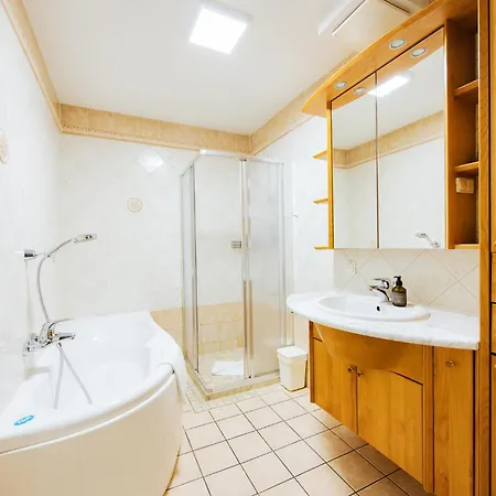 Gh Luxury Graz, Glockenspielplatz Lägenhet